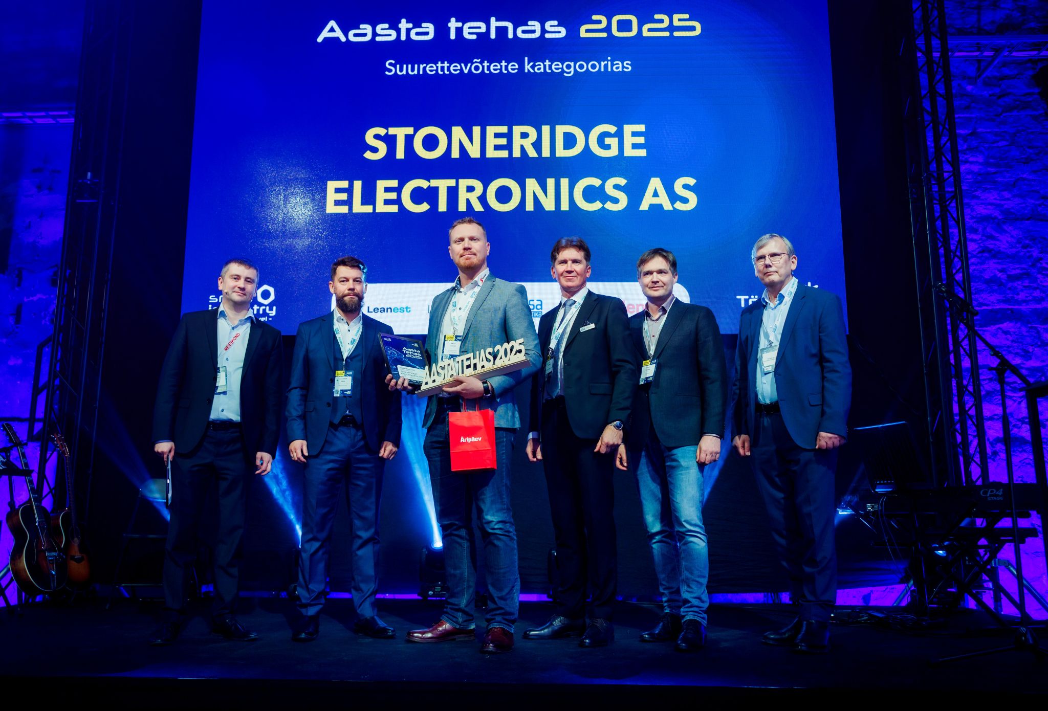 Estonia Award People on stage with an award
